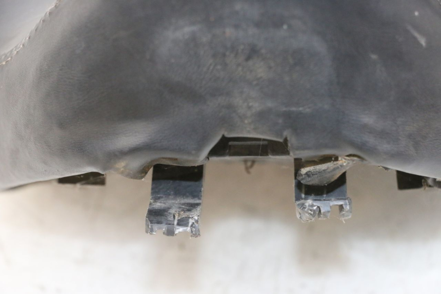 photo de SELLE KYMCO ZING 125 (1997 - 2003) - Autre angle de vue