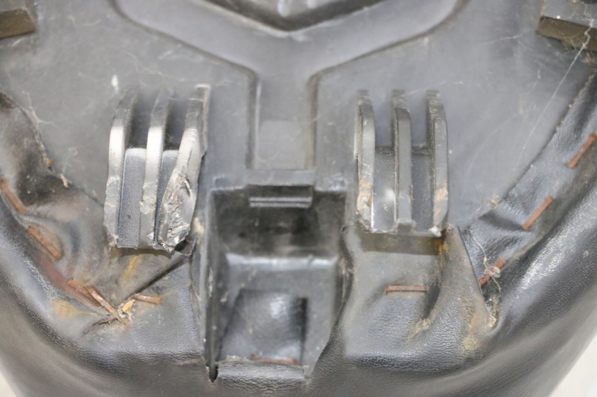 photo de SELLE KYMCO ZING 125 (1997 - 2003) - Points de fixation