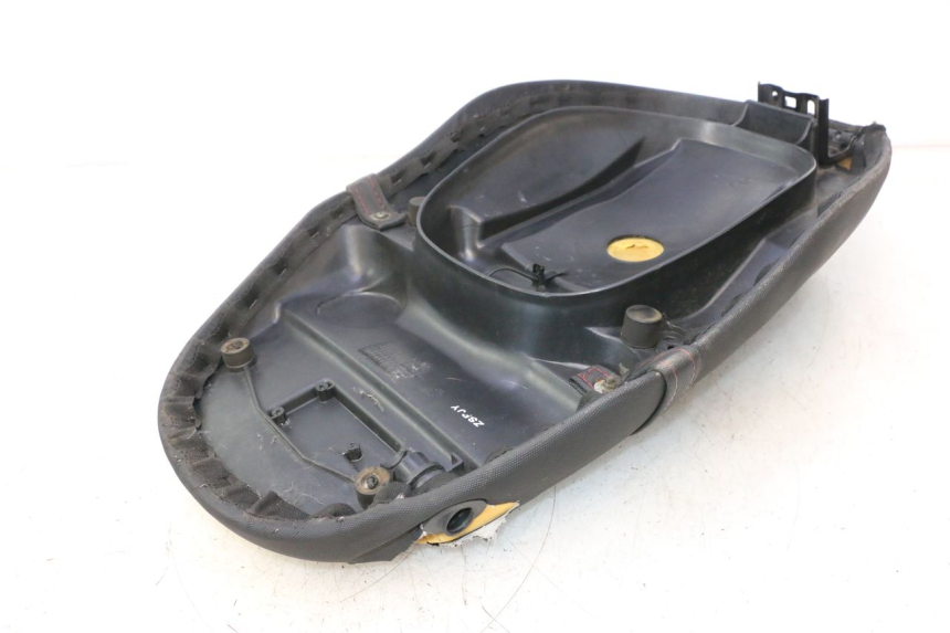 photo de SELLE PIAGGIO ZIP IGET 4T 50 (2021 - 2023) - État de surface