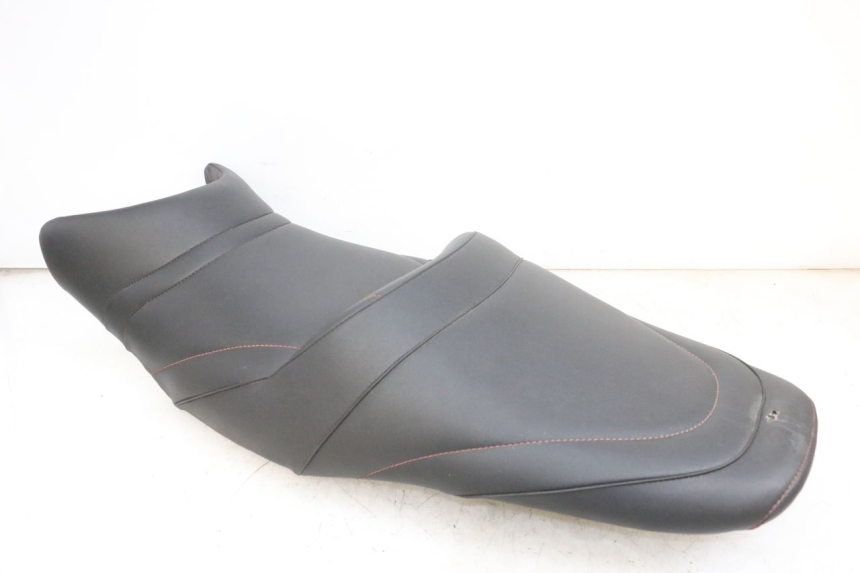 photo de SELLE KAWASAKI ZR 7 750 (1999 - 2001) - Détails caractéristiques