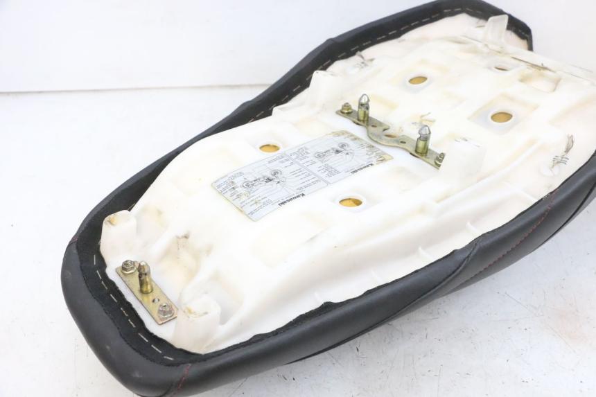 photo de SELLE KAWASAKI ZR 7 750 (1999 - 2001) - Zoom état d’usage