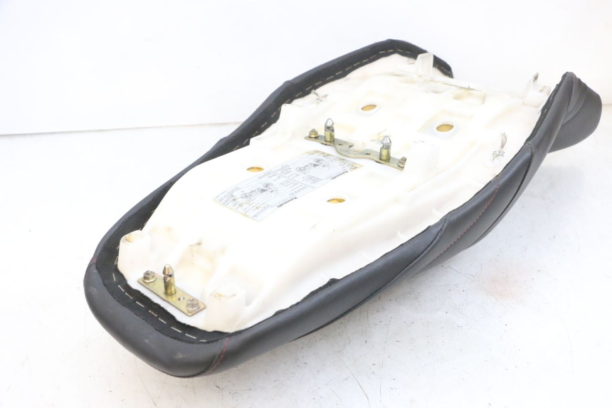 photo de SELLE KAWASAKI ZR 7 750 (1999 - 2001) - Points de fixation