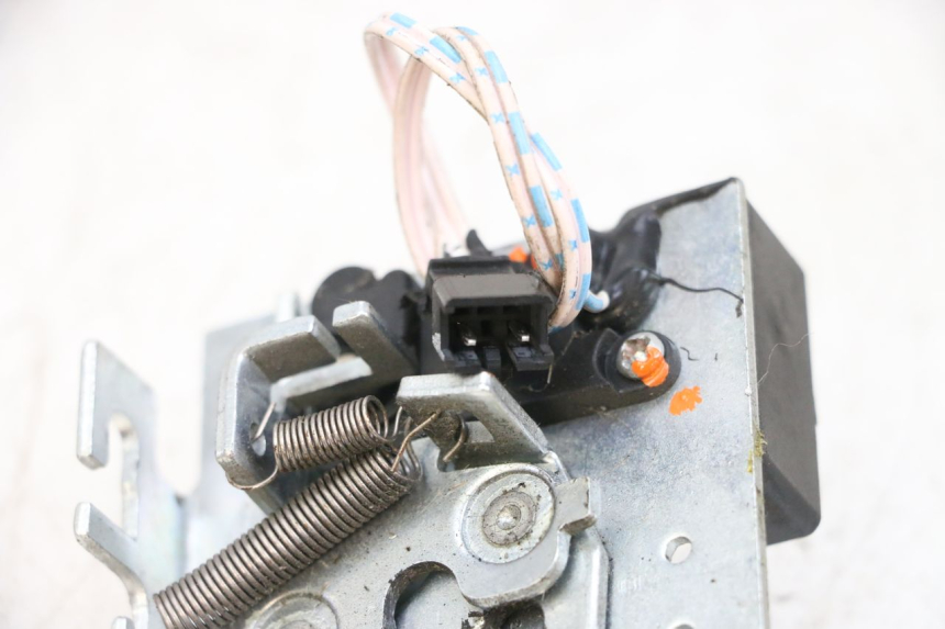 photo de SERRURE SELLE SEGWAY NINEBOT E125S 1 (2022 - 2026) - Gros plan technique