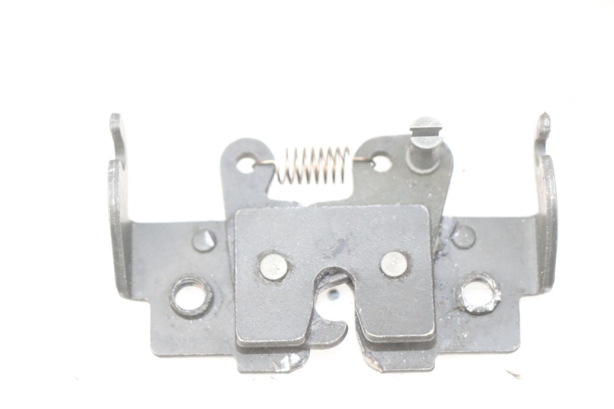 photo de SERRURE SELLE PIAGGIO MP3 LT 300 (2010 - 2016) - Zoom état d’usage