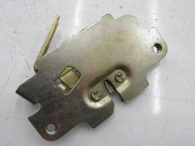 photo de SERRURE SELLE PEUGEOT TWEET 125 (2010 - 2017)