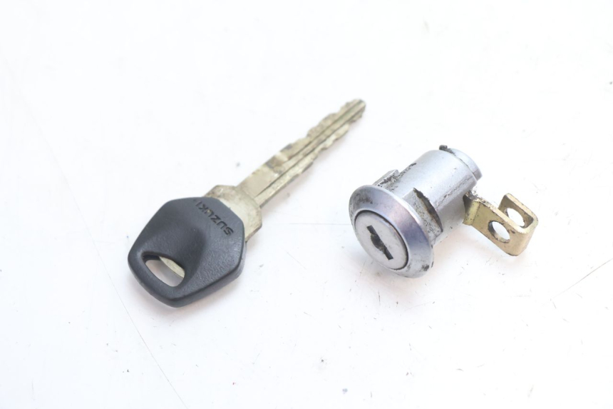 photo de SERRURE SELLE SUZUKI SV S 650 (2003 - 2009) - Zoom état d’usage