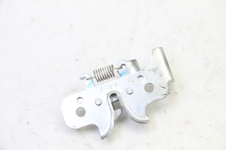 photo de SERRURE SELLE YAMAHA XMAX X-MAX 125 (2021 - 2025) - Zoom état d’usage