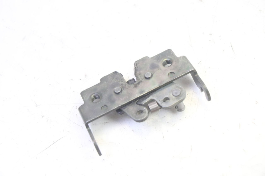 photo de SERRURE SELLE PIAGGIO X8 125 (2004 - 2007) - Autre angle de vue