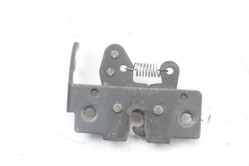 photo de SERRURE SELLE PIAGGIO XEVO - X EVO 125 (2007 - 2016) - Zoom état d’usage