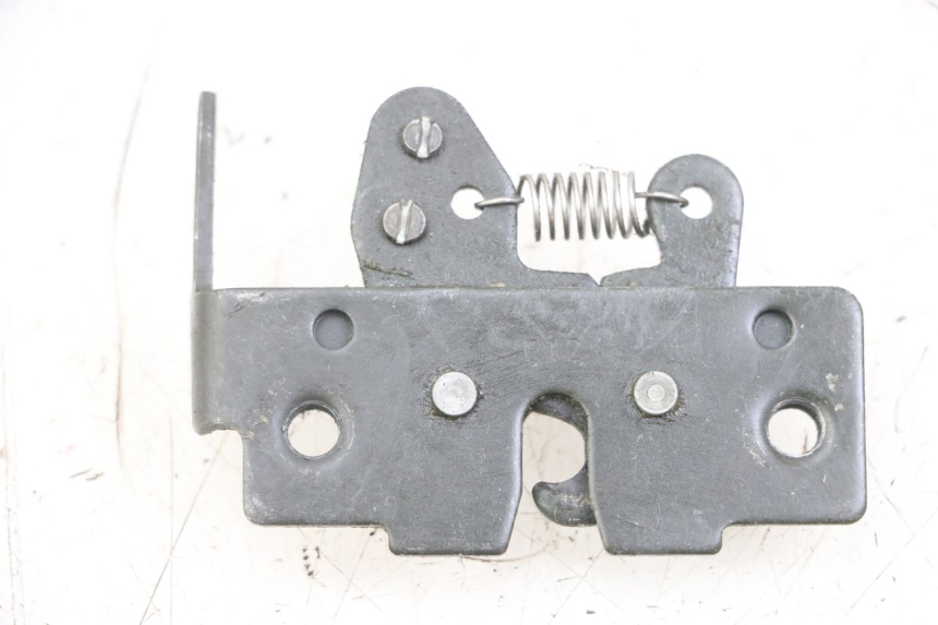 photo de SERRURE SELLE PIAGGIO XEVO - X EVO 125 (2007 - 2016) - Zoom état d’usage