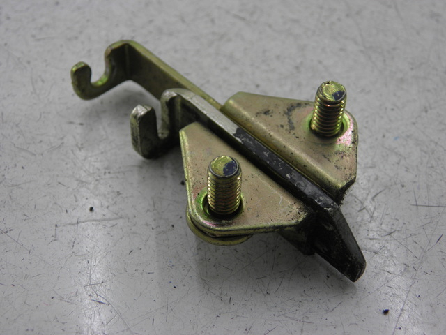 photo de SERRURE SELLE YAMAHA XJS DIVERSION 600 (2000 - 2003)