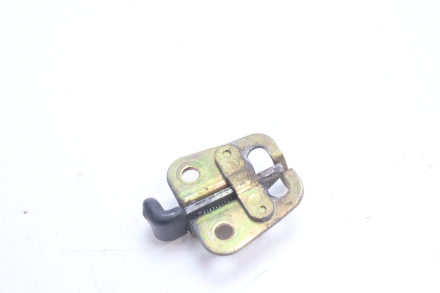 photo de SERRURE SELLE YAMAHA YZF R GENESIS 750 (1993 - 1998) - Zoom état d’usage