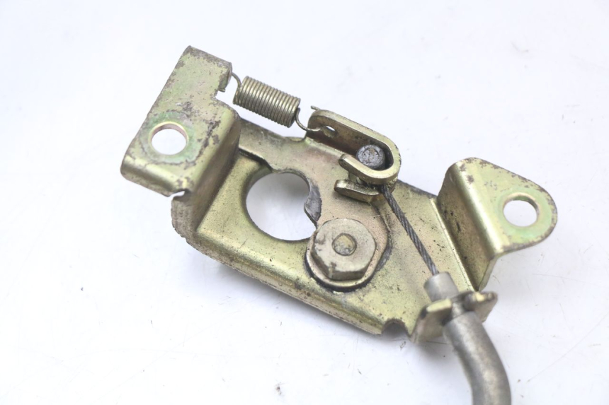 photo de Seat lock HYOSUNG GV AQUILA 125 (2000 - 2004) - Zoom état d’usage