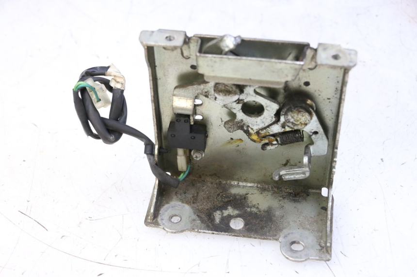 photo de SERRURE DE SELLE HONDA FES S-WING SWING ABS 125 (2007 - 2015)