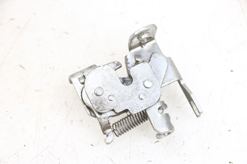 photo de SERRURE DE SELLE MBK FLIPPER 115 (2013 - 2017) - Détail de la pièce
