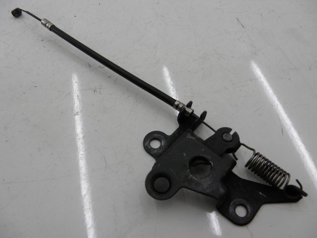 photo de SERRURE DE SELLE HONDA VFR 750 (1990 - 1993)