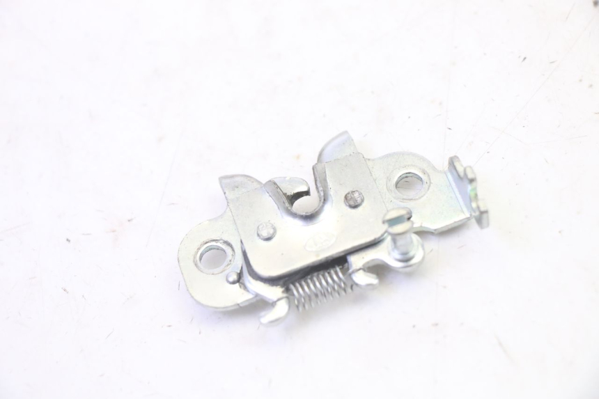 photo de SERRURE DE SELLE PEUGEOT KISBEE 2T 50 (2010 - 2017)