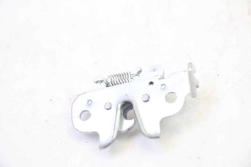 photo de SERRURE DE SELLE PEUGEOT KISBEE 2T 50 (2010 - 2017)