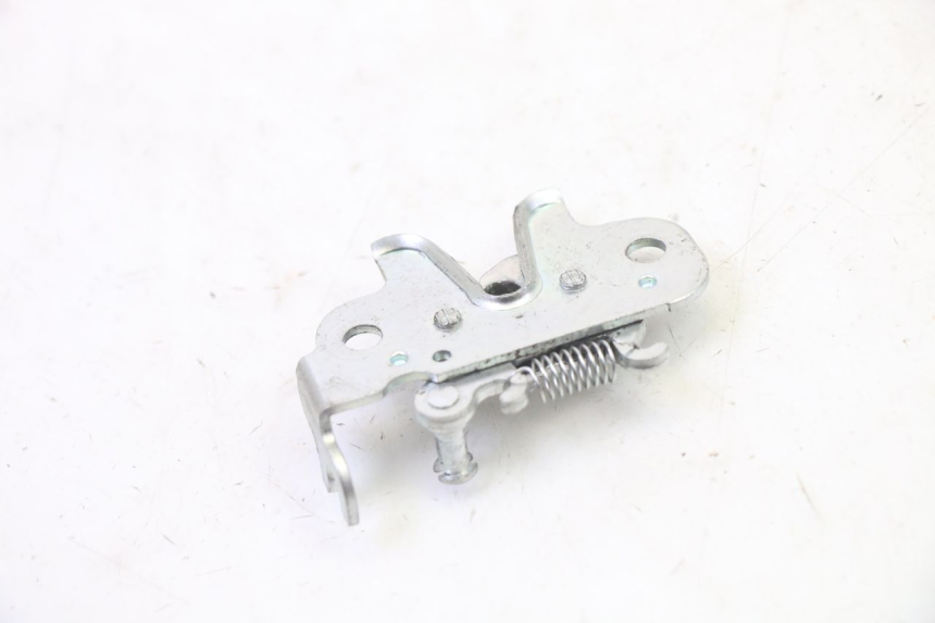 photo de SERRURE DE SELLE PEUGEOT KISBEE 2T 50 (2010 - 2017)