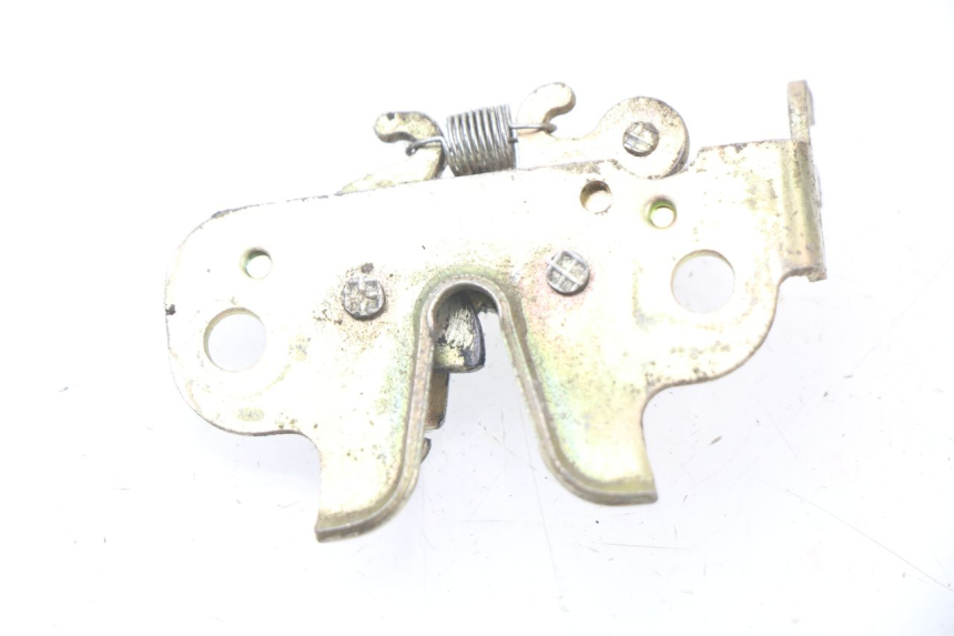 photo de SERRURE DE SELLE PEUGEOT KISBEE 4T 50 (2010 - 2017)