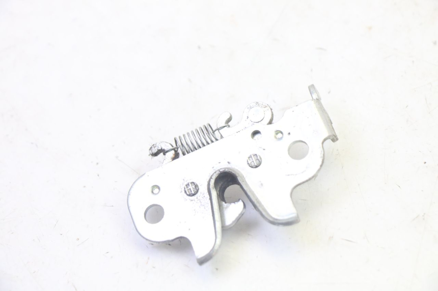 photo de SERRURE DE SELLE PEUGEOT KISBEE 4T 50 (2018 - 2022)