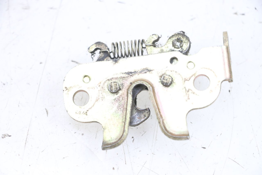 photo de SERRURE DE SELLE PEUGEOT KISBEE 4T 50 (2010 - 2017)