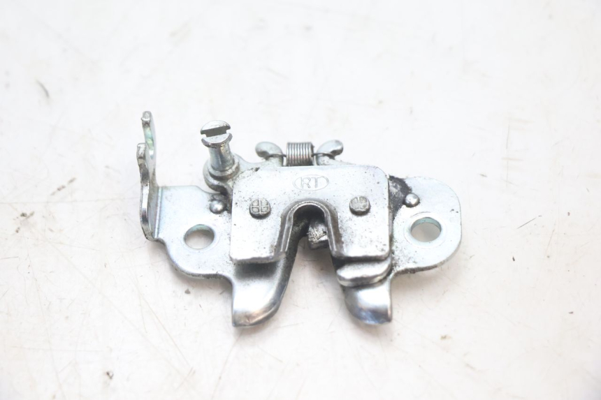 photo de SERRURE DE SELLE PEUGEOT KISBEE 4T 50 (2018 - 2022) - Détail de la pièce