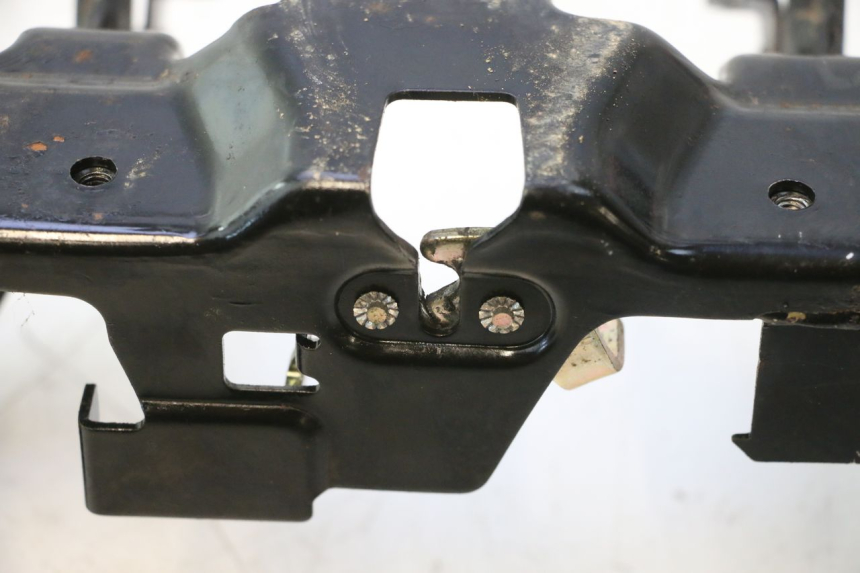 photo de SERRURE DE SELLE SYM MIO 50 (2005 - 2010) - Détail de la pièce