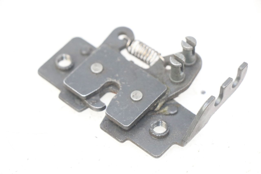 photo de SERRURE DE SELLE PIAGGIO MP3 LT 300 (2010 - 2016) - Détail de la pièce