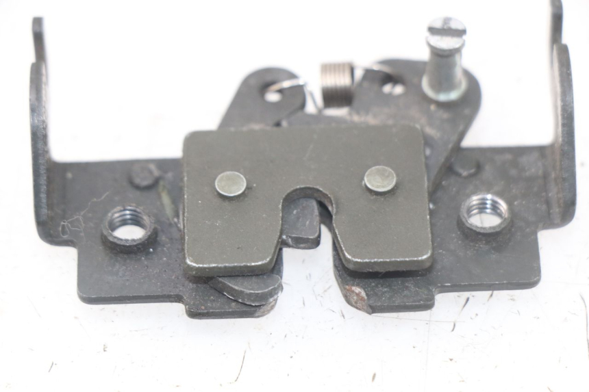 photo de SERRURE DE SELLE PIAGGIO MP3 125 (2006 - 2014)