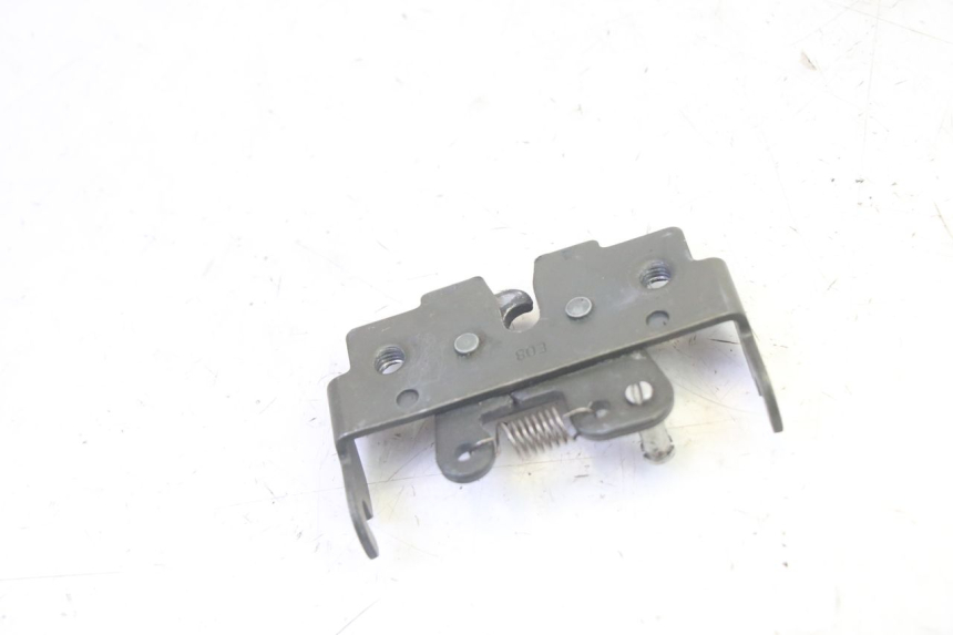 photo de SERRURE DE SELLE PIAGGIO MP3 RL 250 (2007 - 2010) - Autre angle de vue