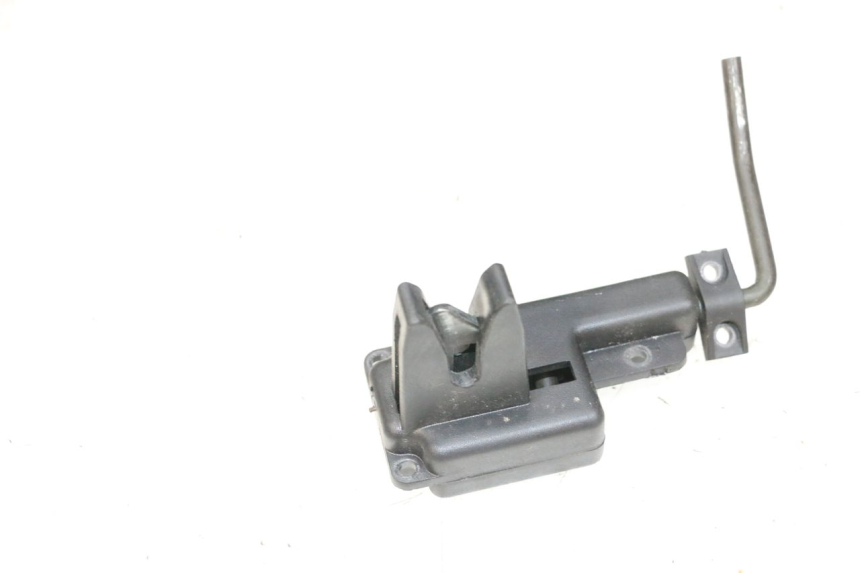 photo de SERRURE DE SELLE PIAGGIO NEW TYPHOON 50 (2018 - 2021) - Autre angle de vue