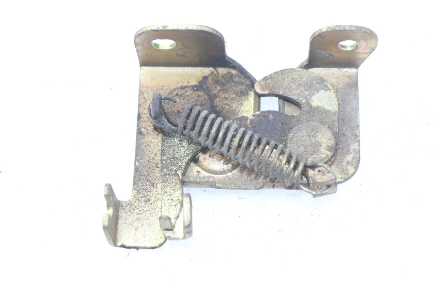 photo de SERRURE DE SELLE PEUGEOT SC 50 (1988 - 1992)