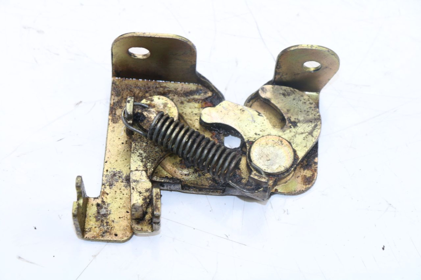 photo de SERRURE DE SELLE PEUGEOT SC 50 (1988 - 1992)