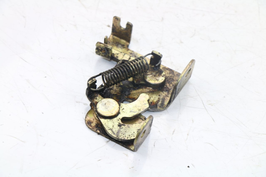 photo de SERRURE DE SELLE PEUGEOT SC 50 (1988 - 1992)