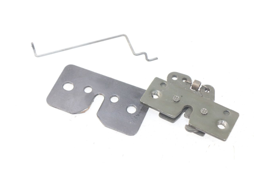 photo de SERRURE DE SELLE PEUGEOT SATELIS 300 (2012 - 2015) - Détail de la pièce