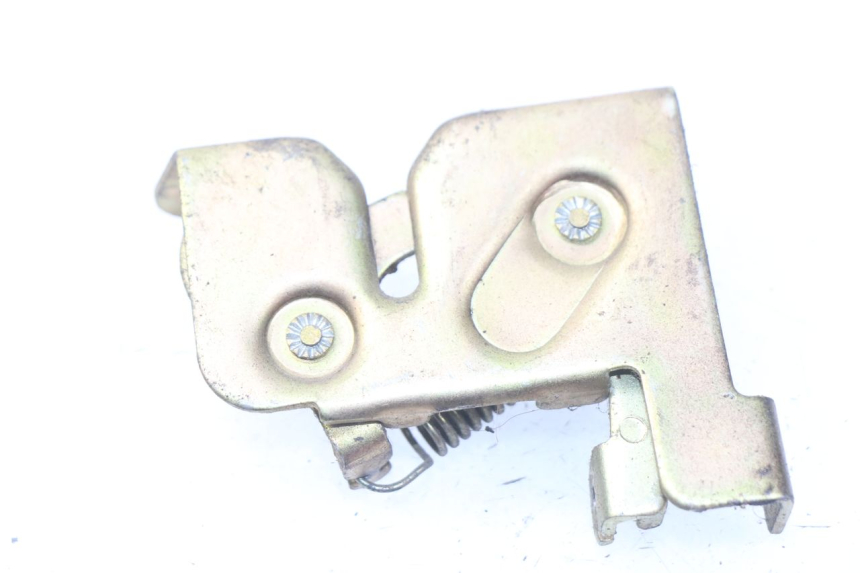 photo de SERRURE DE SELLE PEUGEOT SC 50 (1988 - 1992)