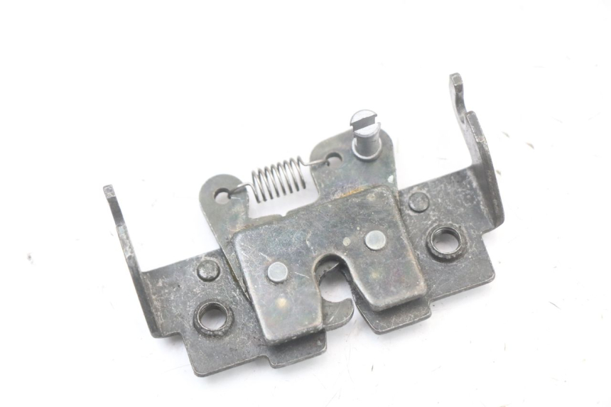 photo de SERRURE DE SELLE APRILIA SCARABEO GT 125 (1999 - 2007)