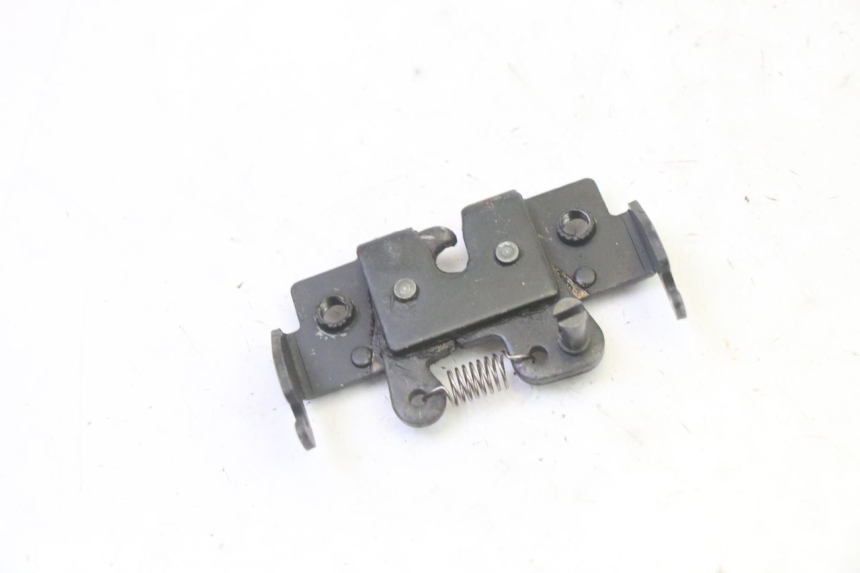 photo de SERRURE DE SELLE APRILIA SR R 2T LC 50 (2018 - 2021)