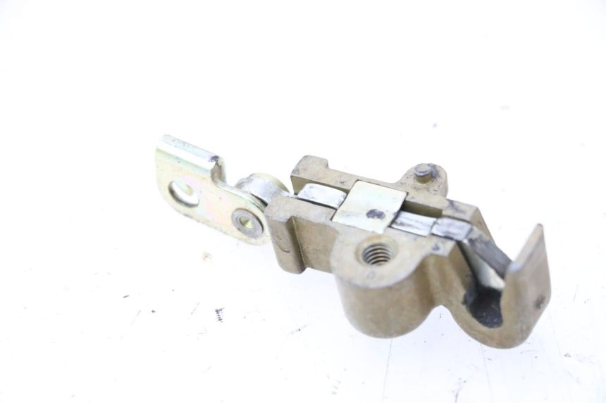 photo de SERRURE DE SELLE HONDA ST PAN EUROPEAN 1100 (1990 - 2002) - Zoom état d’usage
