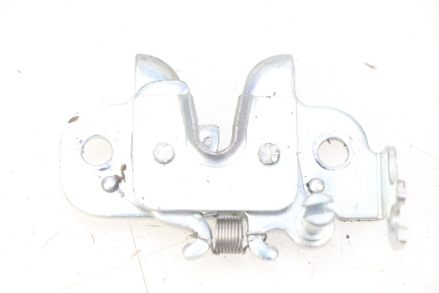 photo de SERRURE DE SELLE PEUGEOT STREETZONE 4T 50 (2018 - 2023)