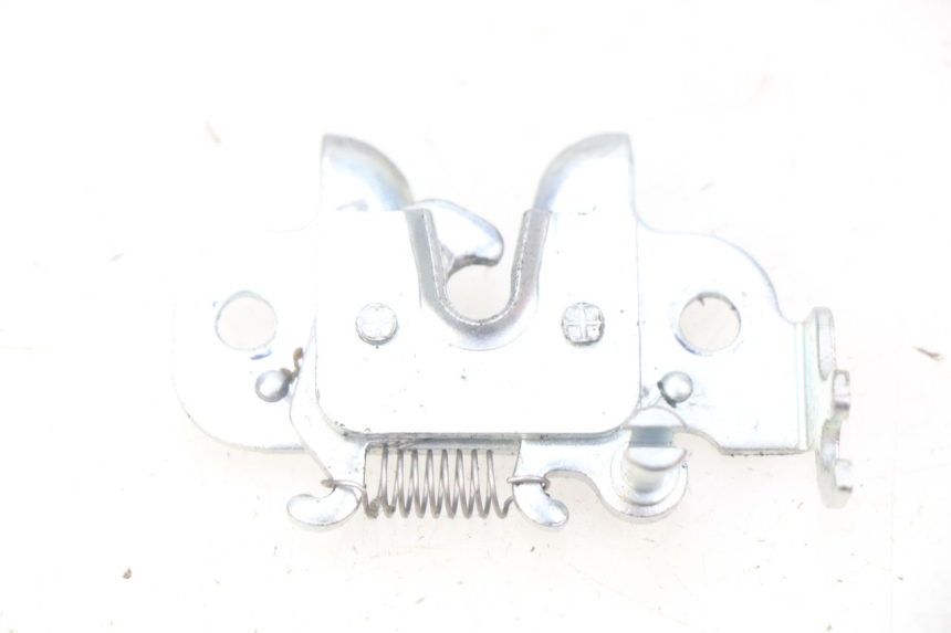 photo de SERRURE DE SELLE PEUGEOT STREETZONE 4T 50 (2018 - 2023)