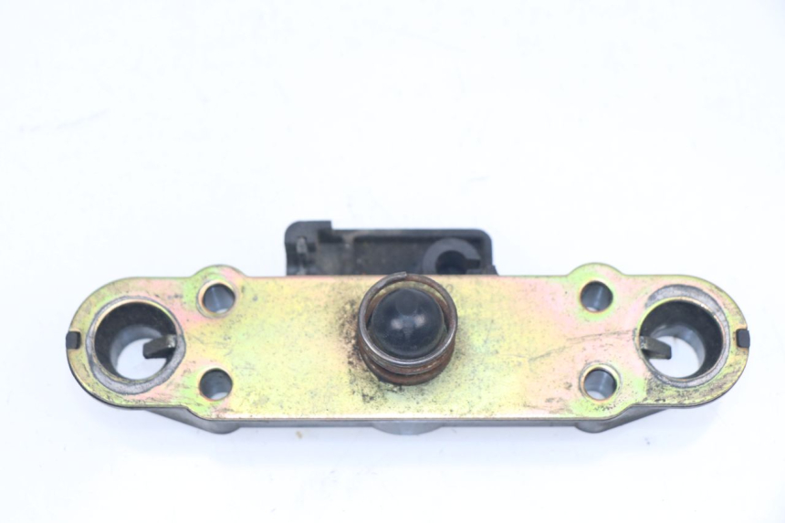 photo de SERRURE DE SELLE SUZUKI XF FREEWIND 650 (1997 - 2003) - Zoom état d’usage