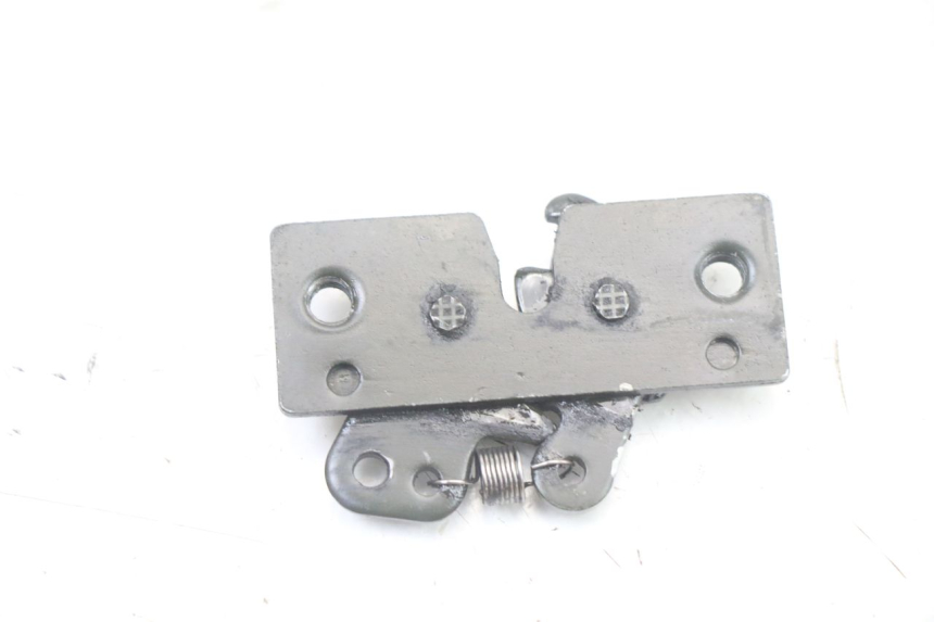 photo de SERRURE DE SELLE PEUGEOT TKR TREKKER FURIOUS 50 (2005 - 2014)