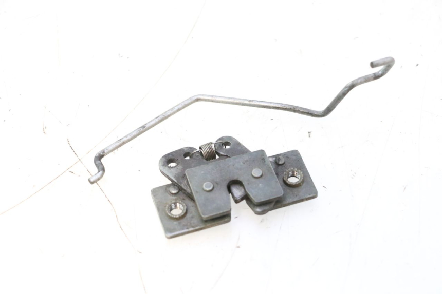 photo de SERRURE DE SELLE PEUGEOT TREKKER 50 (1995 - 2004) - Vue principale