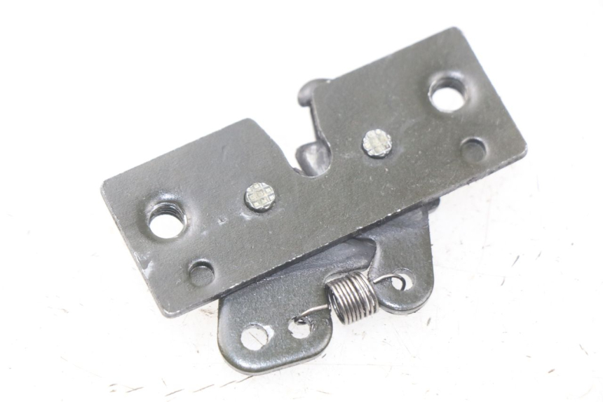 photo de SERRURE DE SELLE PEUGEOT VIVACITY 50 (2004 - 2009)