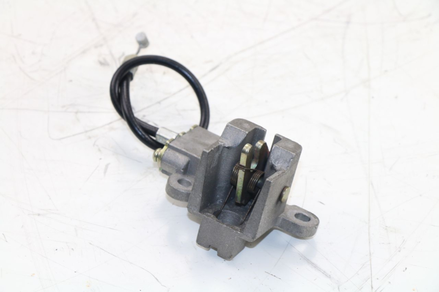 photo de SERRURE DE SELLE YIYING WALLABY 50 (2007 - 2015)