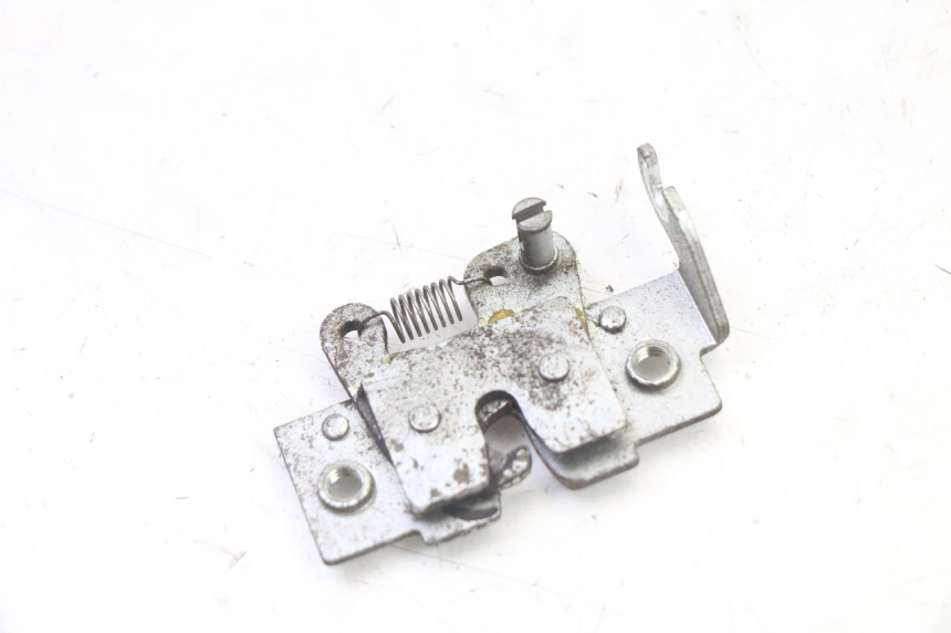 photo de SERRURE DE SELLE YAMAHA XMAX X-MAX 125 (2006 - 2009)