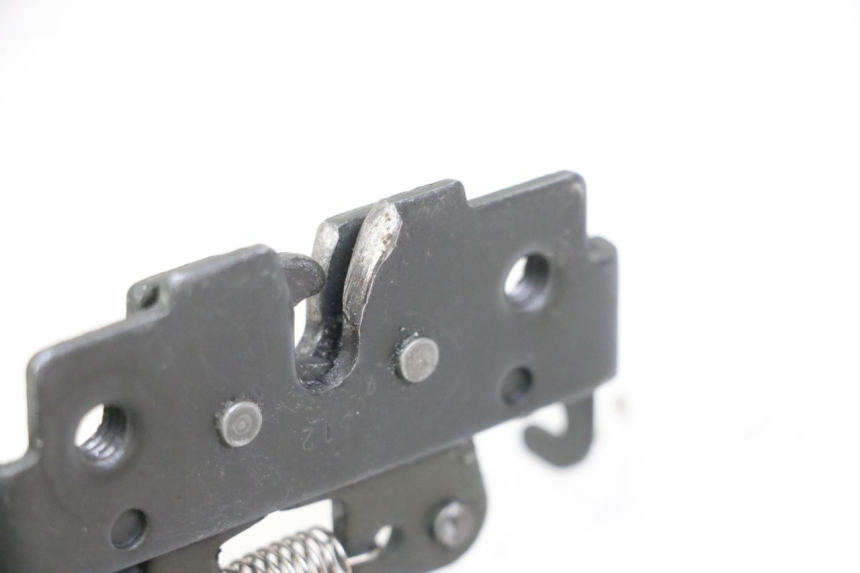 photo de SERRURE DE SELLE PIAGGIO XEVO - X EVO 125 (2007 - 2016) - Détail de la pièce