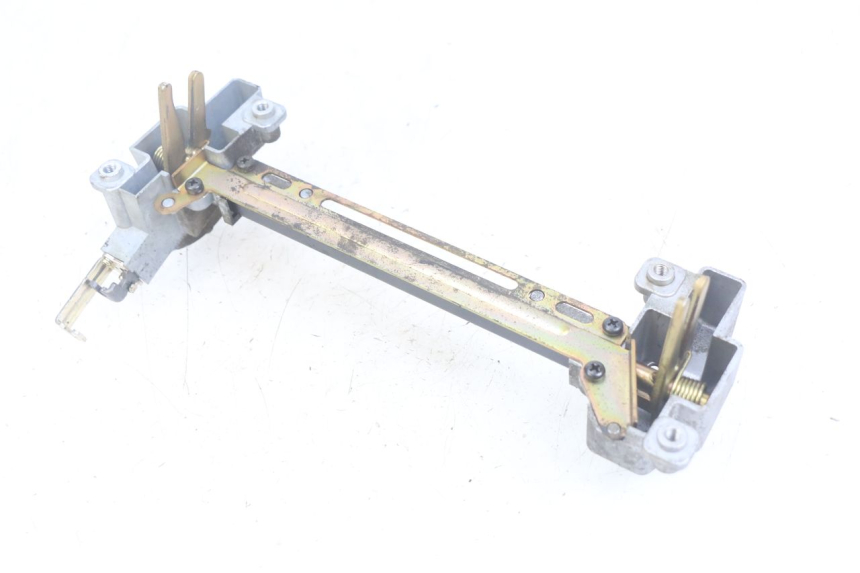photo de SERRURE DE SELLE YAMAHA YP MAJESTY 400 (2004 - 2008)